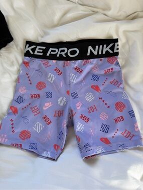 Nike Pro Dri-FIT Compression Shorts in Light Lavender with Lilac Trim